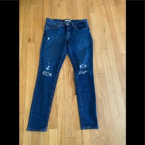 LEVIS 711 WOMENS “DESTROYED SKINNY” JEAN SIZE 30 ; these are low to mid rise *